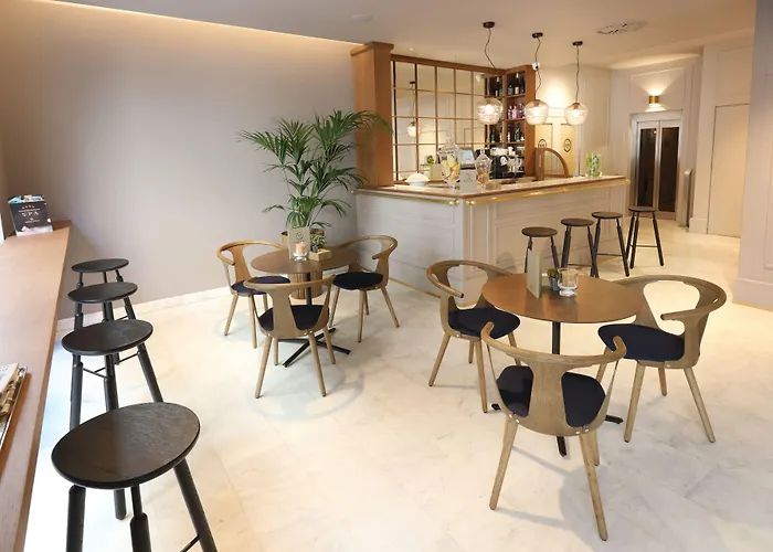 赫罗纳城市酒店 酒店 4*