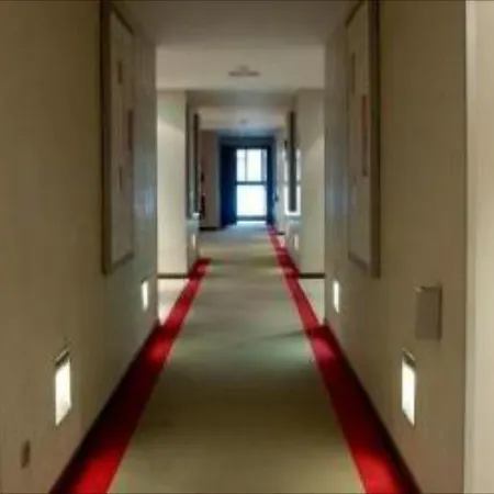 Ciutat De Отель Жирона